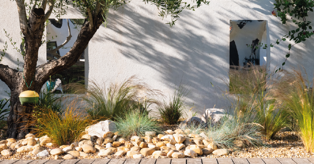 paillage minéral galets gravier jardin contemporain méditerranéen