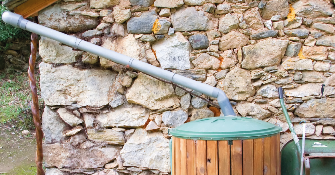 écupérateur eau de pluie gouttière maison